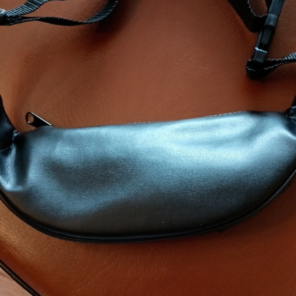 Black Vegan Leather Waist Bag / Fanny Pack - Casual Hands-Free Carry - Picture 4 of 6